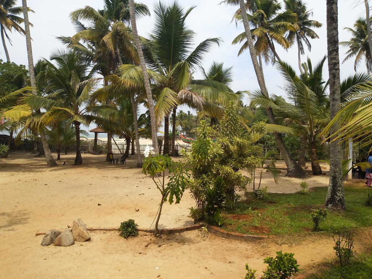 Pozhiyoram Ayurveda Beach Resort Alappuzha Exterior photo